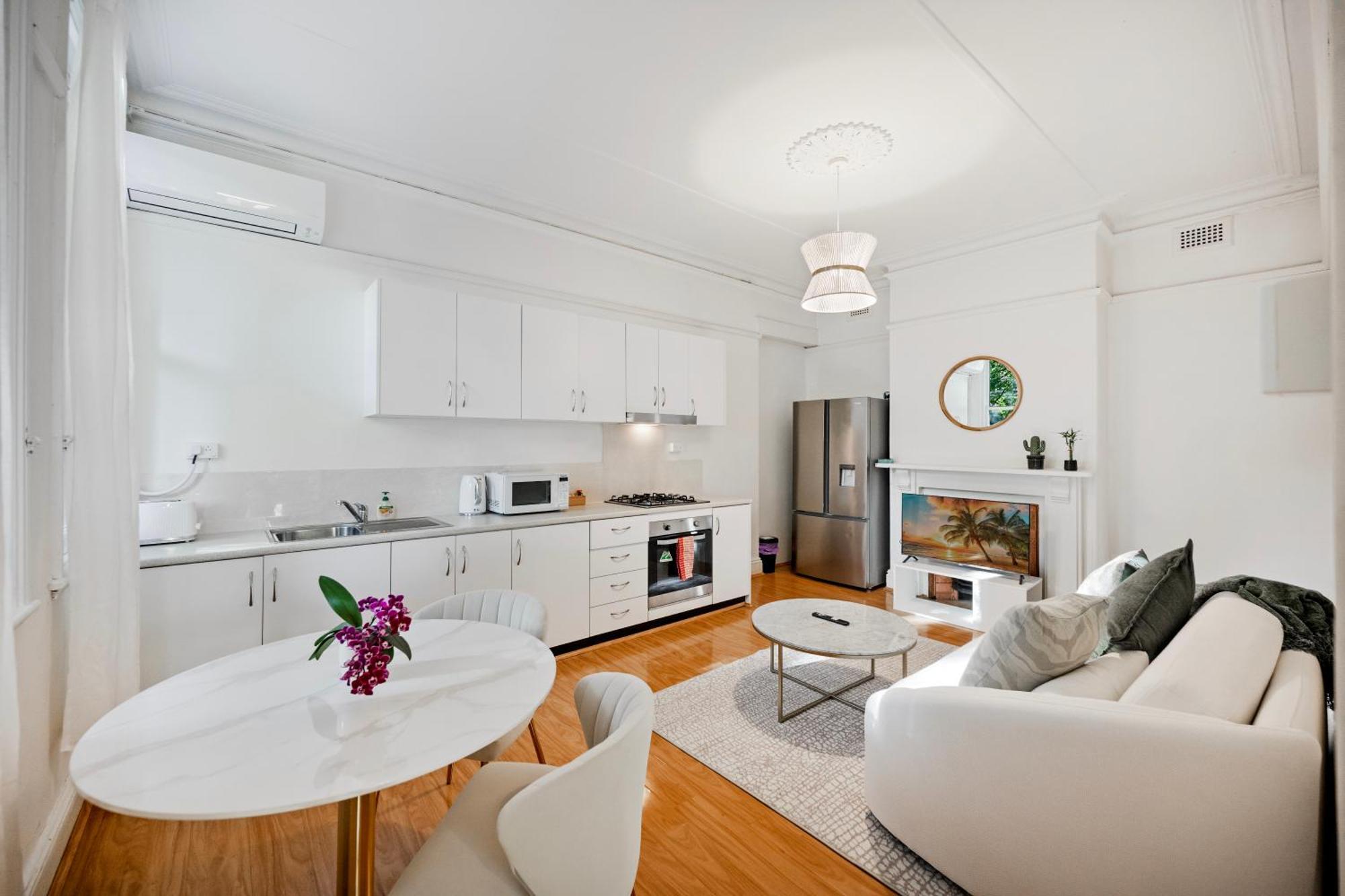 Cozy 1br In Ashfield Easy Access To Apartment *